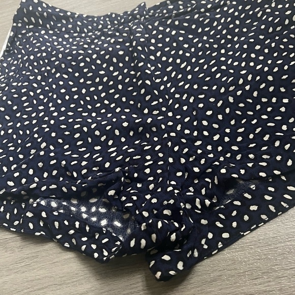 Topshop Women's  Navy Blue Polka Dot Printed Shorts Size 8 Medium - Picture 3 of 10